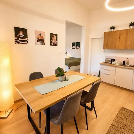 Tagas Csaladoknak Apartment Szentkiralyszabadja